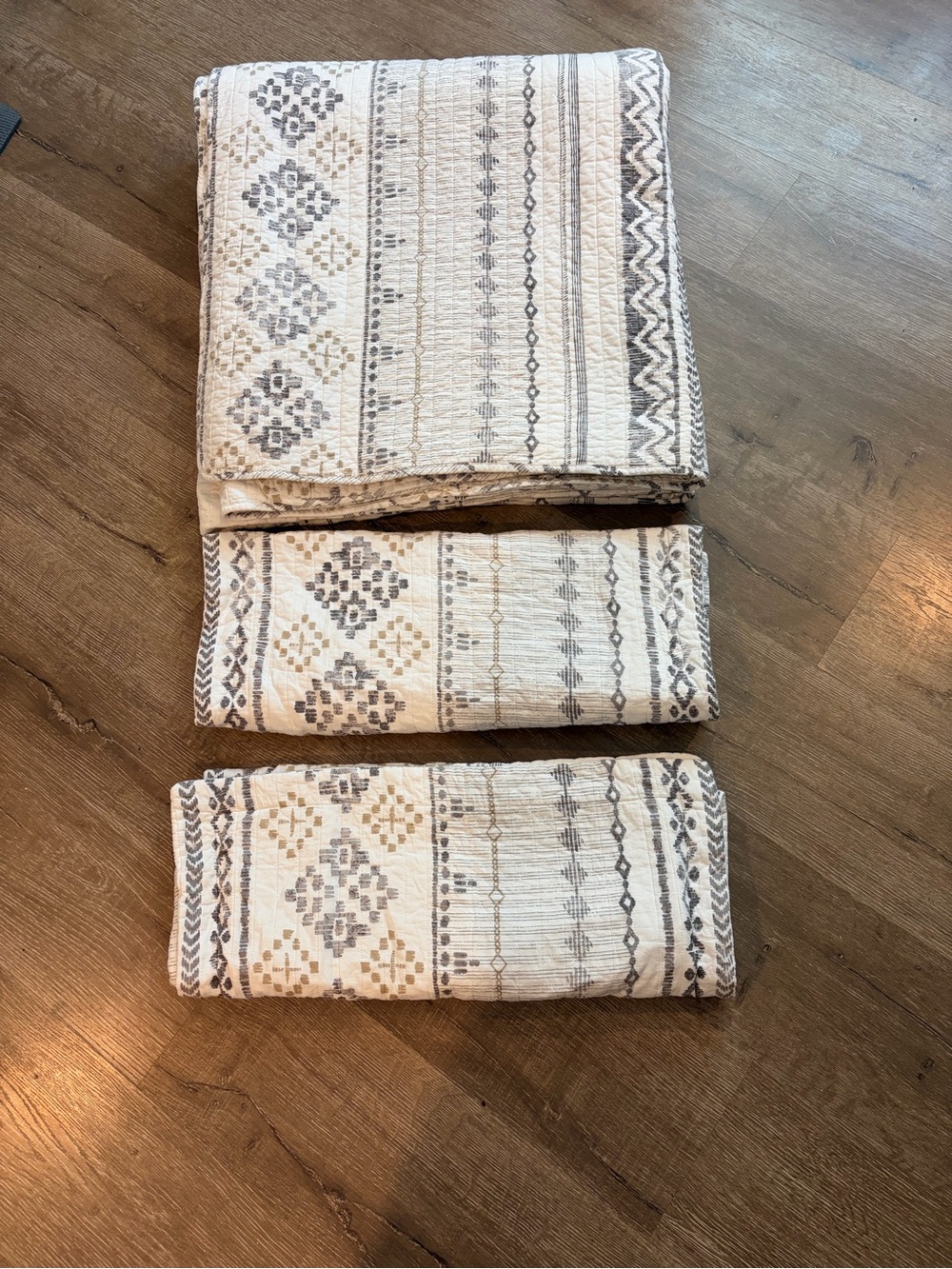 Boho-style geometric comforter/quilt set cotton king size 2 shams